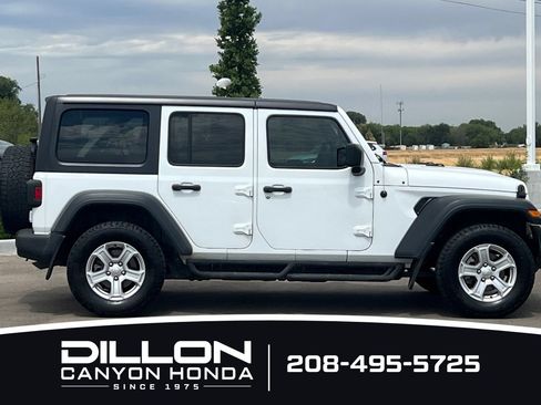 Used 2018 Jeep Wrangler Unlimited Sport AWD/4WD image 3