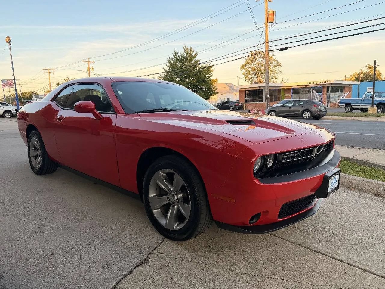 Used 2019 Dodge Challenger SXT RWD image 4