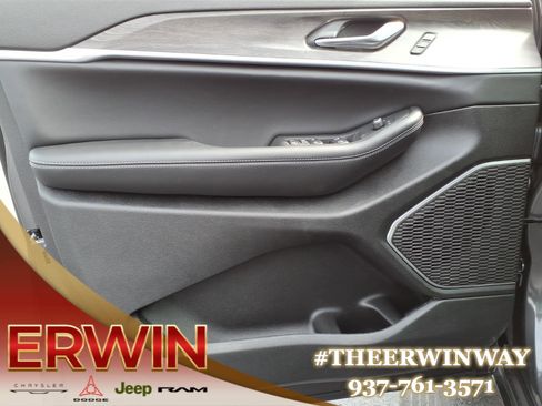 New 2026 Jeep Grand Cherokee Limited w/ Limited Altitude Package AWD/4WD image 8