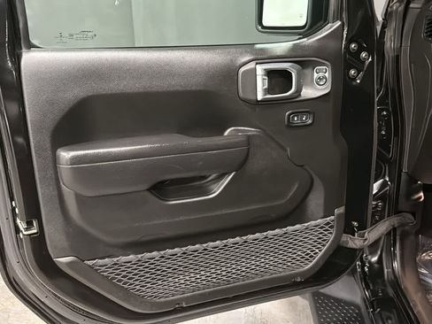 Used 2022 Jeep Wrangler Unlimited Sport AWD/4WD image 9
