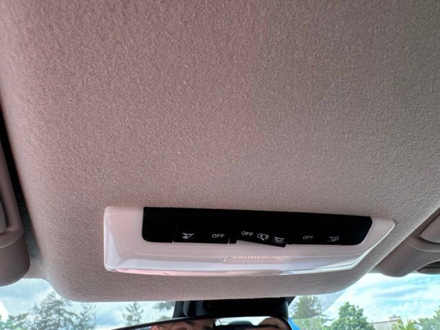 Used 2025 Nissan Versa SV w/ Trunk Package FWD image 50