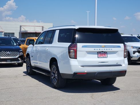 Used 2021 Chevrolet Suburban LT w/ Luxury Package RWD image 5