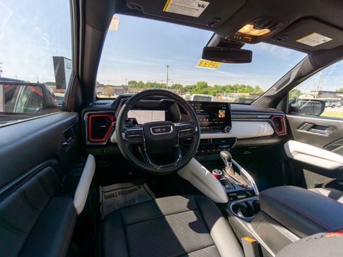 Used 2023 GMC Canyon AT4X image 15