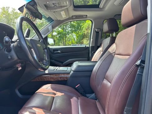 Used 2019 Chevrolet Tahoe Premier w/ Premier Plus Edition AWD/4WD image 19
