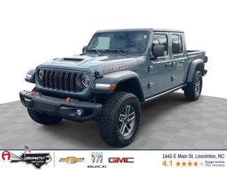 Used 2024 Jeep Gladiator Mojave w/ Technology Group video 1