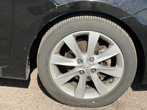 Used 2012 Hyundai Accent GLS w/ Premium Pkg 3 FWD image 11