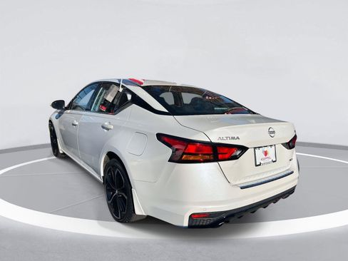 Certified 2023 Nissan Altima 2.5 SR image 7