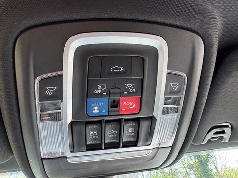 Used 2020 RAM 3500 Laramie w/ Night Edition image 40