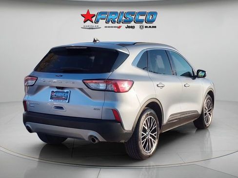 Used 2022 Ford Escape Titanium image 4