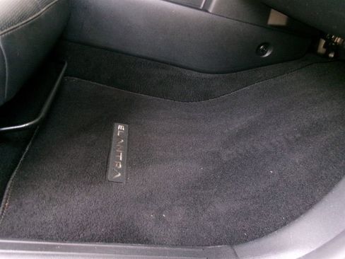 Used 2022 Hyundai Elantra Limited image 20