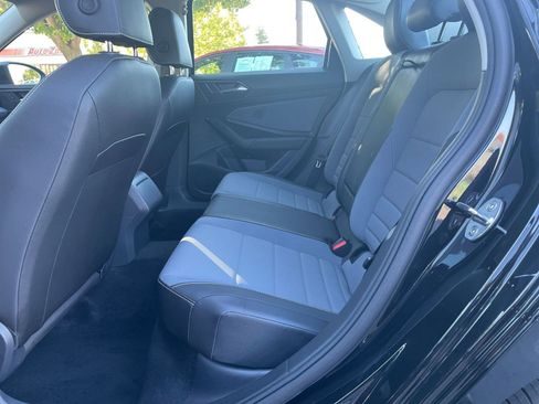 Used 2025 Volkswagen Jetta SE image 20