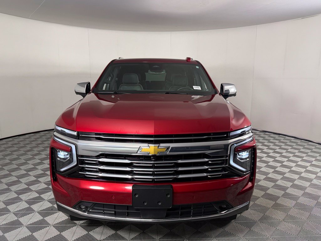 Used 2025 Chevrolet Suburban Premier AWD/4WD image 4