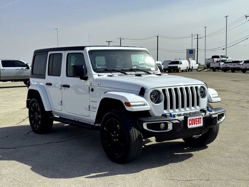 Used 2023 Jeep Wrangler Unlimited Sahara image 5