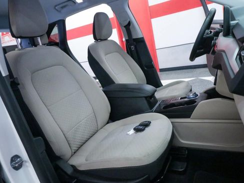 Used 2022 Ford Escape SE w/ SE Sport Appearance Package image 20