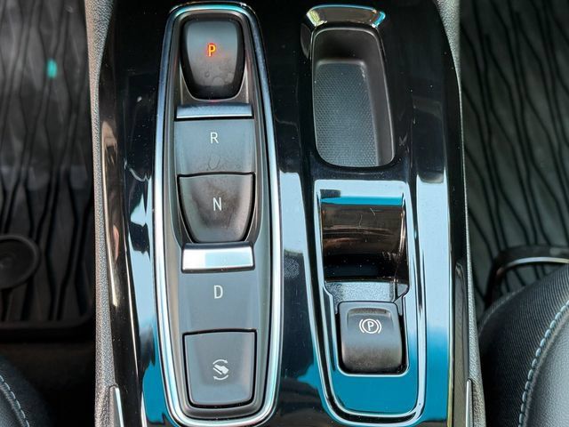 Used 2023 Chevrolet Bolt LT w/ Infotainment Package FWD image 22