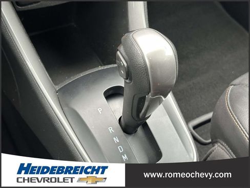 Used 2022 Chevrolet Trax LT w/ LT Convenience Package image 30