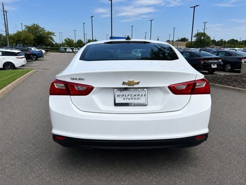 Used 2018 Chevrolet Malibu LS FWD image 4