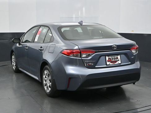 Used 2025 Toyota Corolla LE image 4