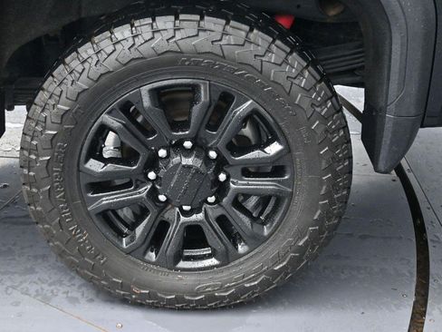 Used 2021 GMC Sierra 2500 Denali w/ Denali Black Diamond Edition AWD/4WD image 37