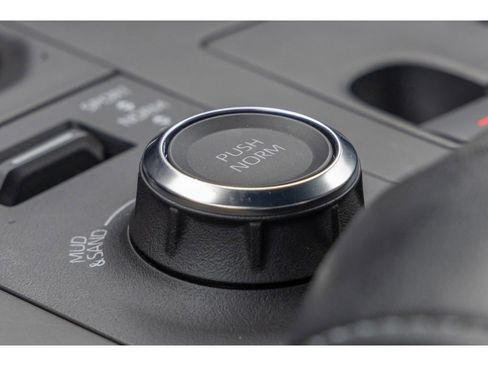 Used 2023 Toyota Highlander XSE image 30