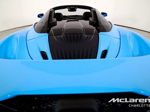 Used 2027 McLaren 750S Spider RWD image 24