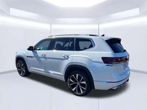 Used 2024 Volkswagen Atlas SEL Premium R-Line AWD/4WD image 3