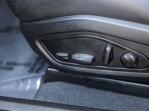 Certified 2025 Porsche Taycan Turbo image 23