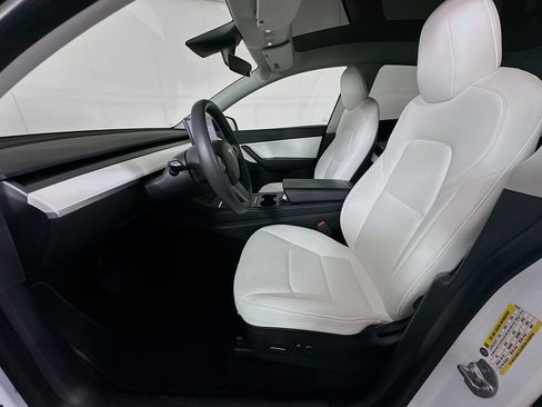 Used 2021 Tesla Model Y Long Range AWD/4WD image 13