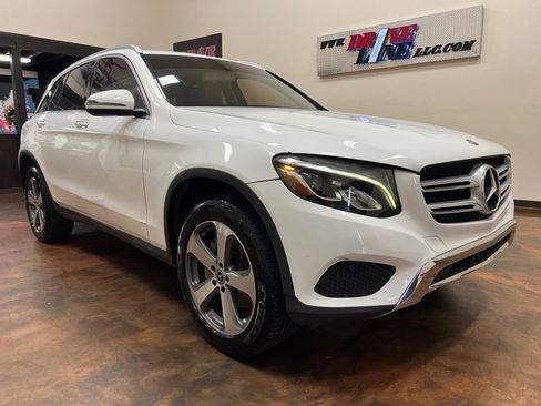 Used 2017 Mercedes-Benz GLC 300 image 3