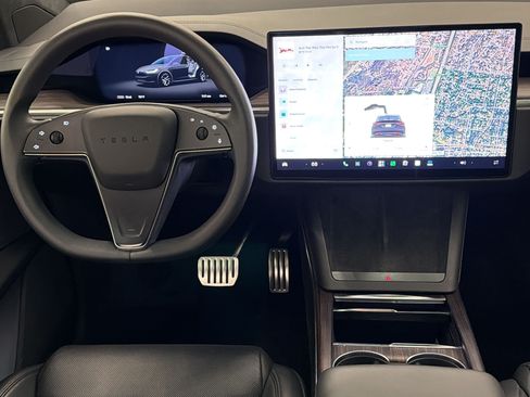 Used 2025 Tesla Model X AWD/4WD image 16