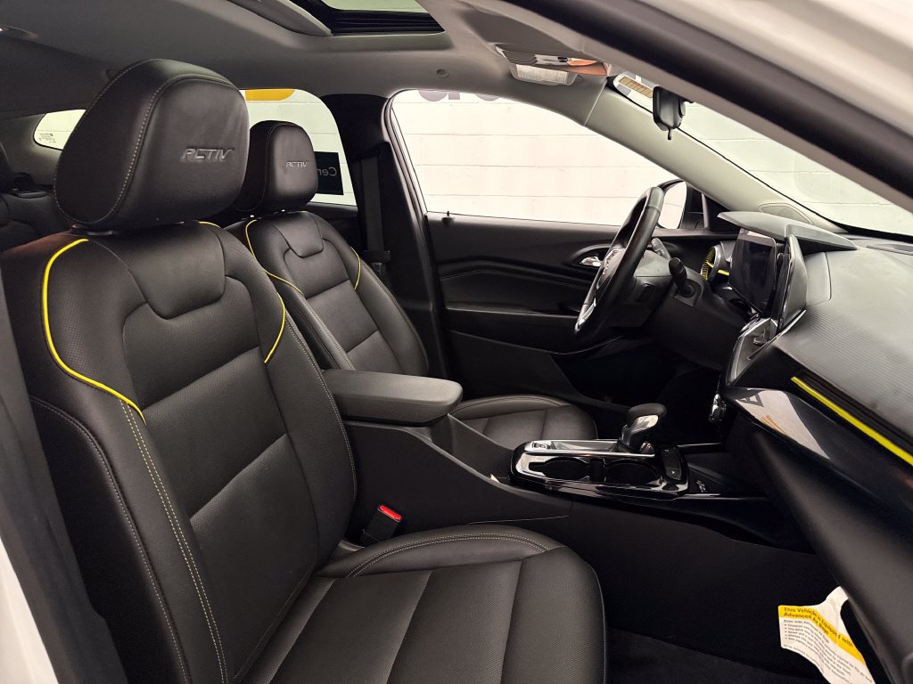 Used 2024 Chevrolet Trax ACTIV w/ Sunroof Package FWD image 27