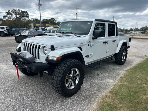 Used 2022 Jeep Gladiator Sport image 7