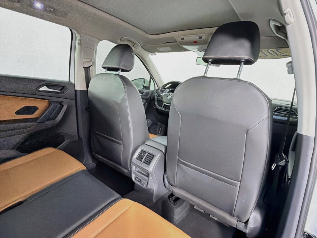 Used 2019 Volkswagen Tiguan SEL FWD image 26