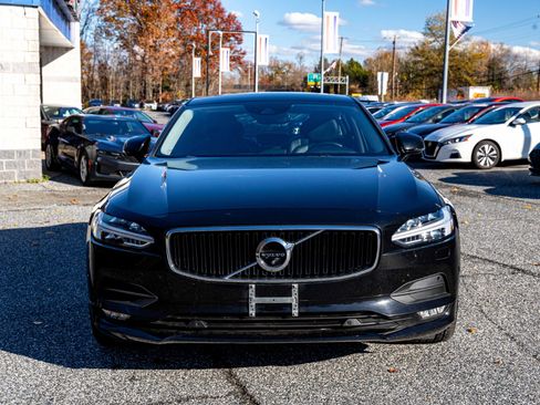 Used 2018 Volvo S90 T6 Momentum w/ Convenience Package image 2
