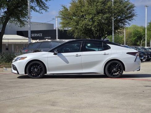 Used 2022 Toyota Camry XSE w/ Navigation Package image 4