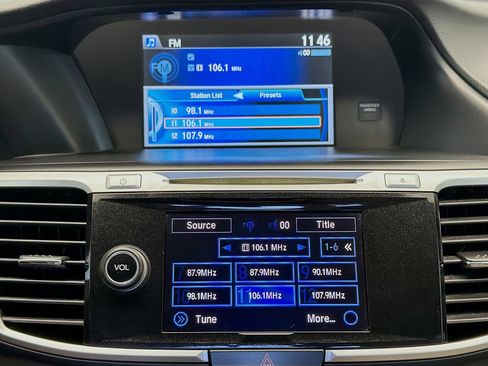 Used 2015 Honda Accord Touring image 9