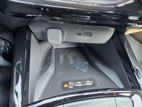 New 2026 Chevrolet Trax RS w/ Sunroof Package image 20