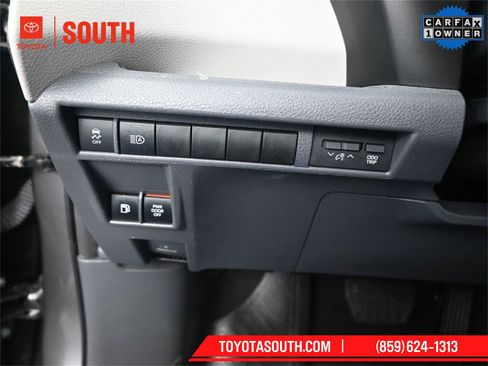 Used 2023 Toyota Sienna XLE image 25