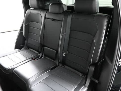 Used 2024 Volkswagen Tiguan SEL R-Line image 15