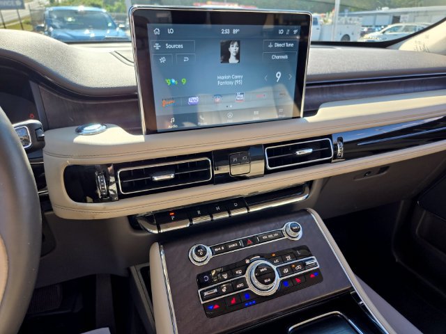 Used 2020 Lincoln Aviator Reserve w/ Elements Package Plus AWD/4WD image 25