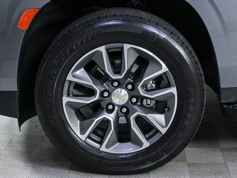 Used 2021 Chevrolet Tahoe LT w/ Luxury Package RWD image 39
