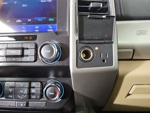 Used 2020 Ford F350 Lariat image 23