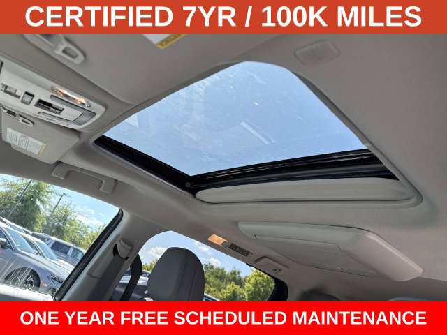 Used 2024 Toyota Sienna XLE w/ XLE Plus Package FWD image 16