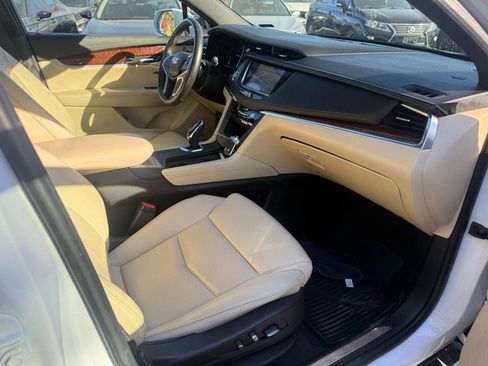 Used 2018 Cadillac XT5 Premium Luxury image 15