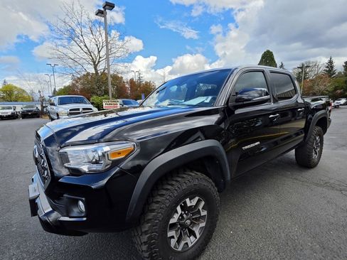 Used 2019 Toyota Tacoma TRD Off-Road AWD/4WD image 1