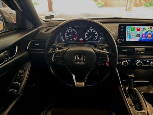 Used 2018 Honda Accord Sport image 13