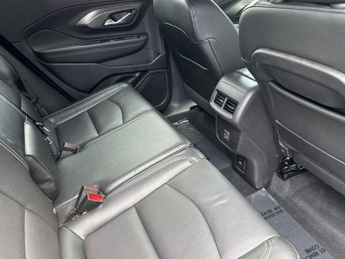 Used 2024 GMC Terrain SLT FWD image 18
