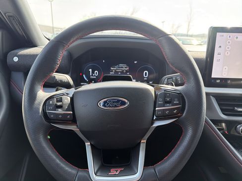 Used 2025 Ford Explorer ST AWD/4WD image 13