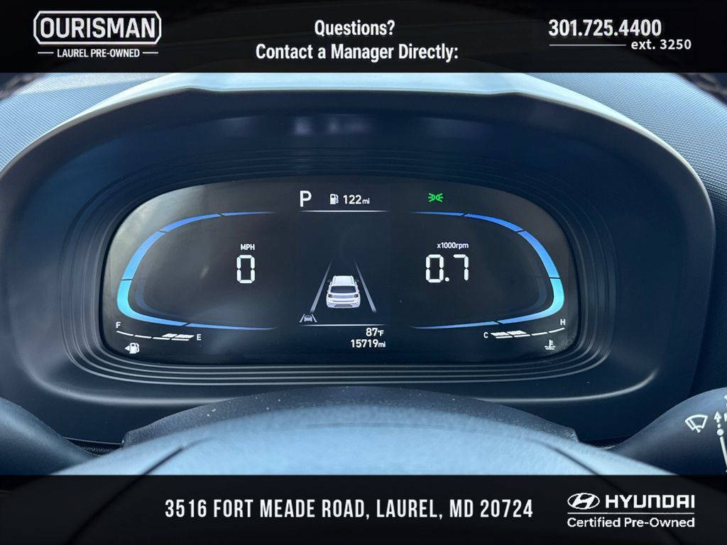 Certified 2024 Hyundai Venue SEL FWD image 11