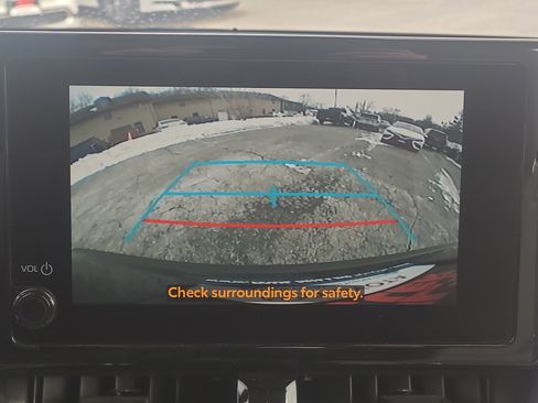 Used 2023 Toyota Corolla Cross L image 26